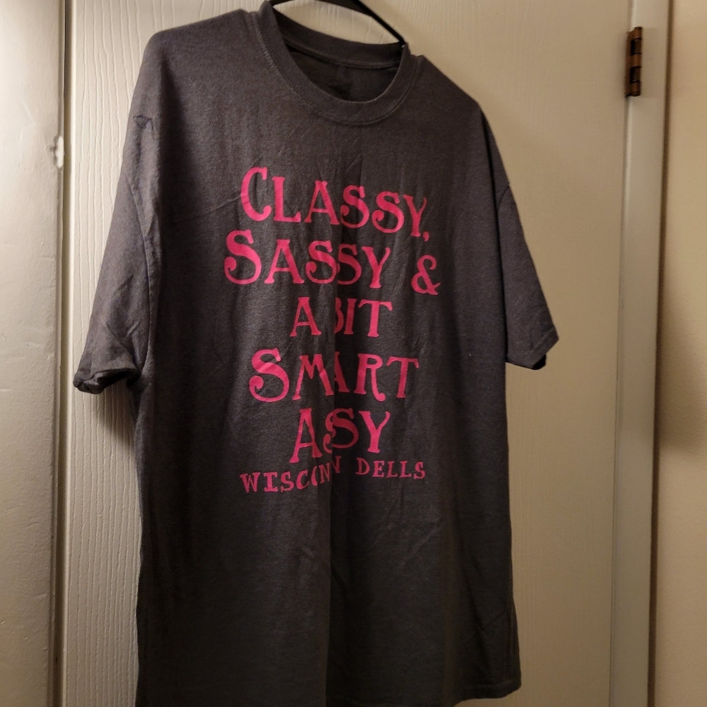 Gray graphic tee